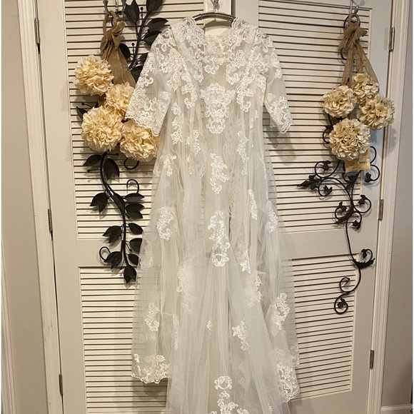 David’s Wedding Gown Plus Size - Picture 5 of 16